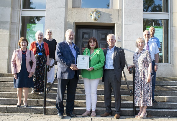 Mayor of Rugby thanks charities for supporting the NHS